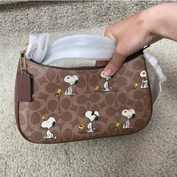 Coach X Peanuts Teri Shoulder Bag In Signature Canvas With Snoopy Print - Picture 5 of 6